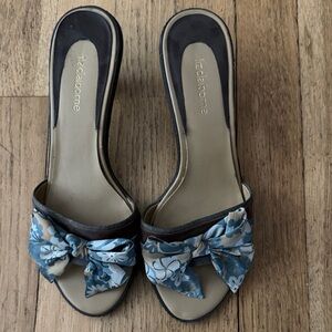 Liz Claiborne Women's Heels with Blue Floral Bow